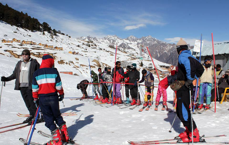 Auli Ski and Snowboard School