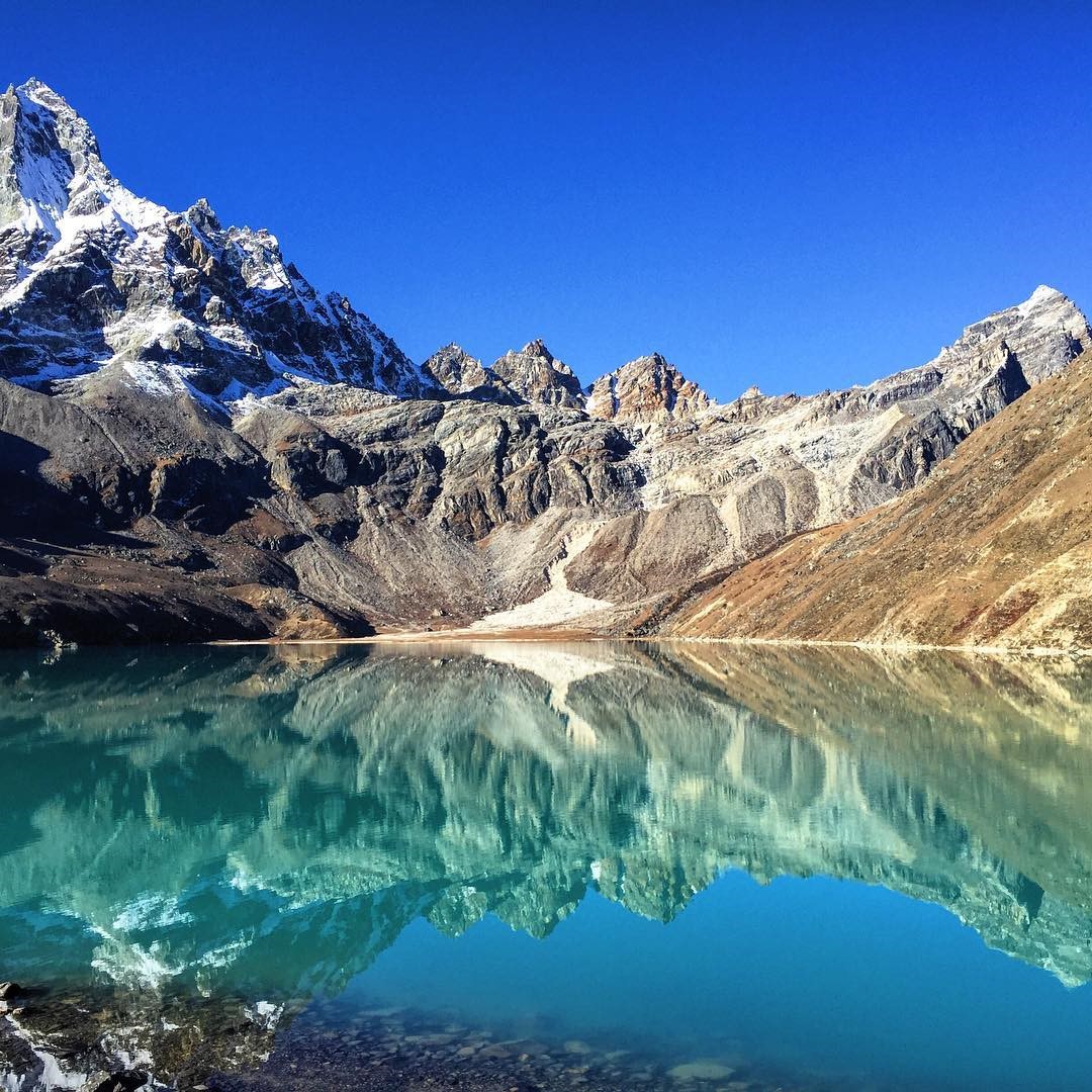 how to reach gokyo lakes 