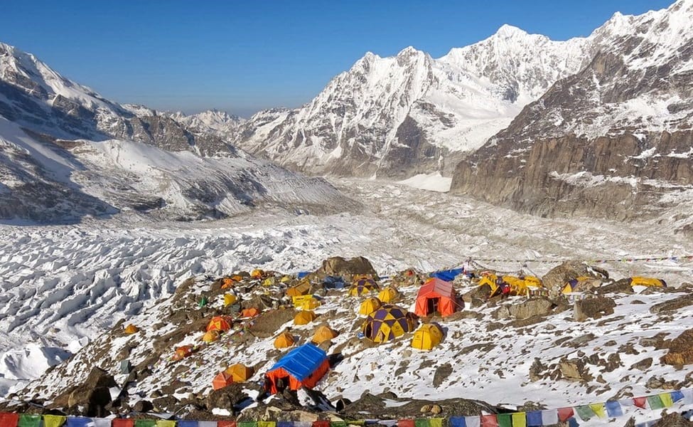how to reach mount kanchenjunga