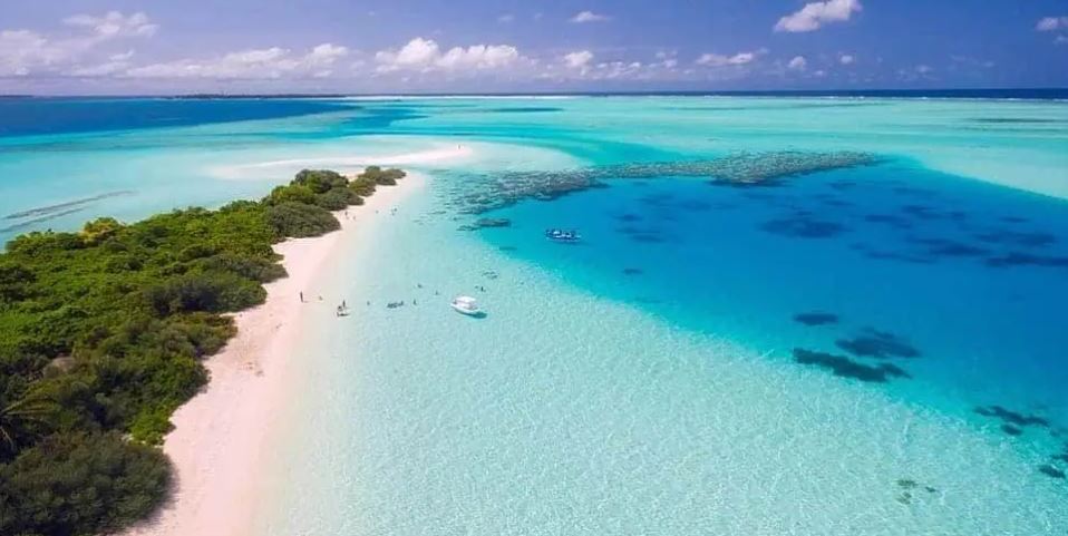 best resorts in maldives