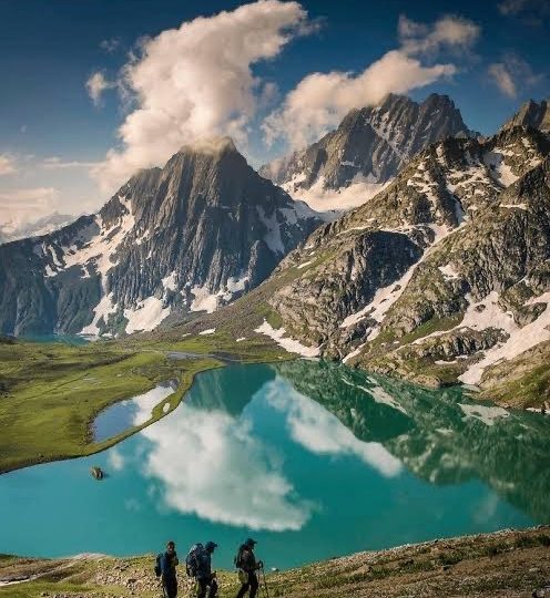 Greatest Lake trek covers everything including the wild, rugged mountains, meadows of every shape and size and alpine lakes.